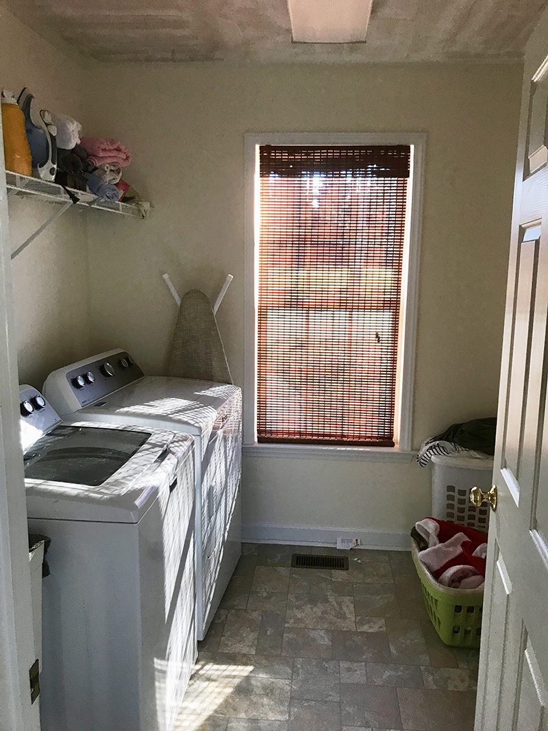 laundry room before being updated