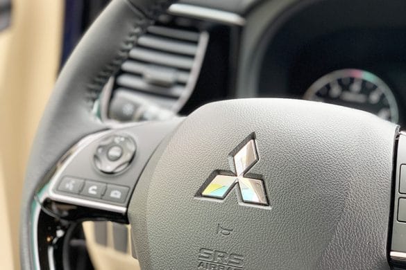2019 mitsubishi outlander steering wheel