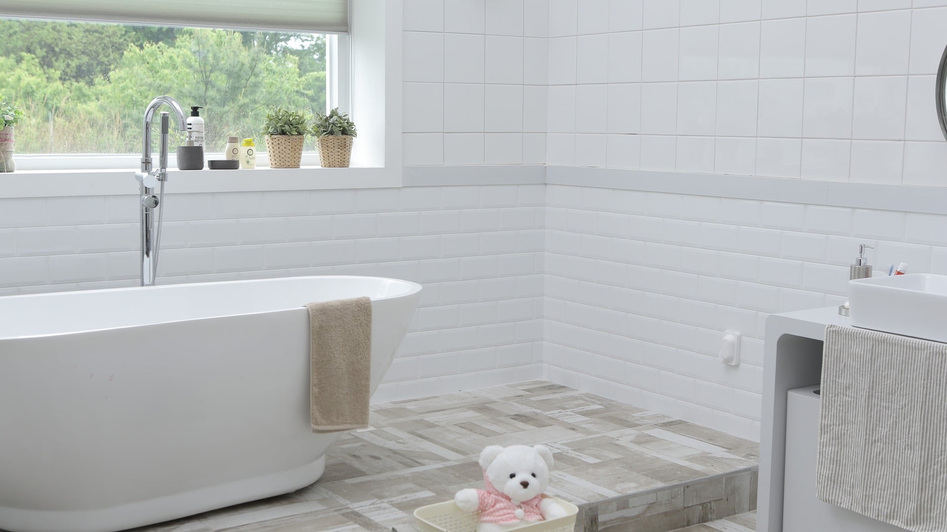 6 Affordable Ways To Update Your Bathroom
