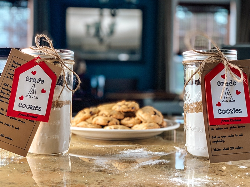 finished cookie jars and tags