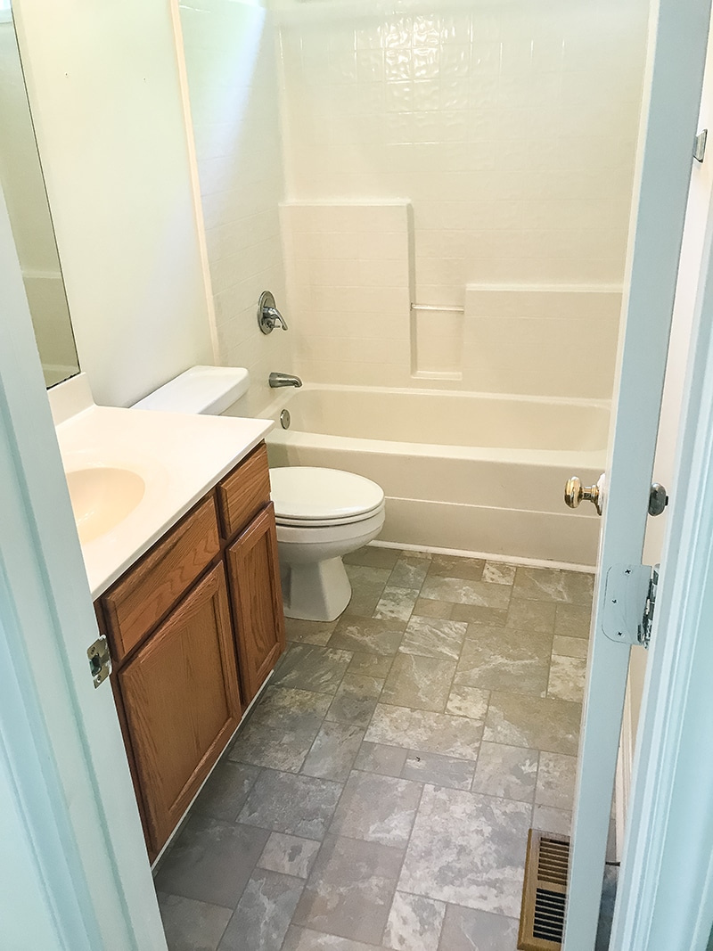 main bathroom before floor LifeProof floor installation