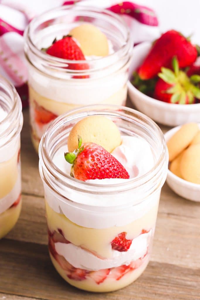 Mini Strawberry Cheesecake Icebox Cakes In a Jar Kenya Rae