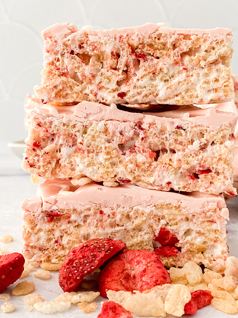 strawberry shortcake rice krispy treats