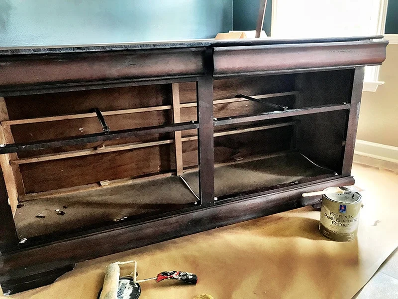 rimed dresser
