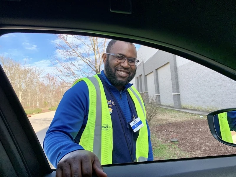walmart associate | Kenya Rae Will from walmart grocery pickup