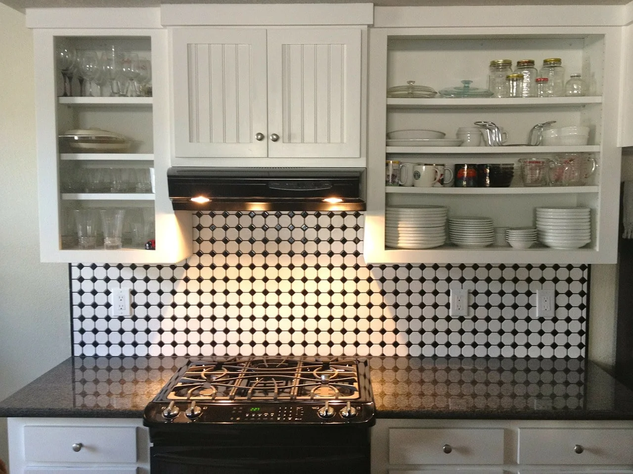 ginsburgconstruction-kitchen-3-330737_1280 | Kenya Rae